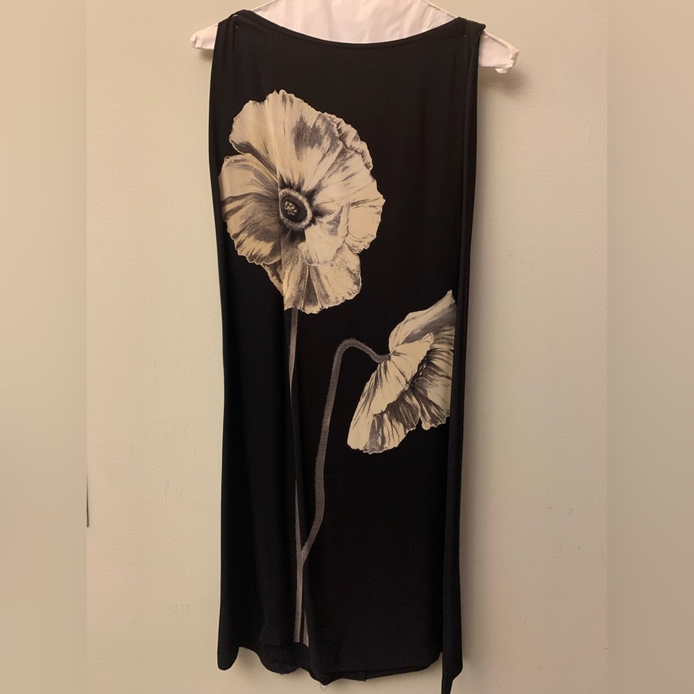 Long skirt with floral pattern